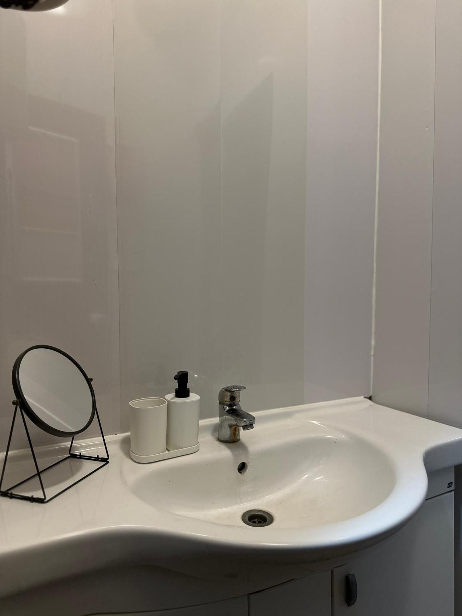 The Kliefs Vilnius - Virtual Check-In Ostello Esterno foto